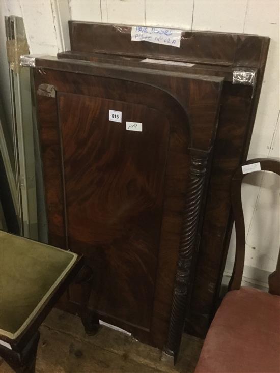 2 pairs of mahogany doors(-)